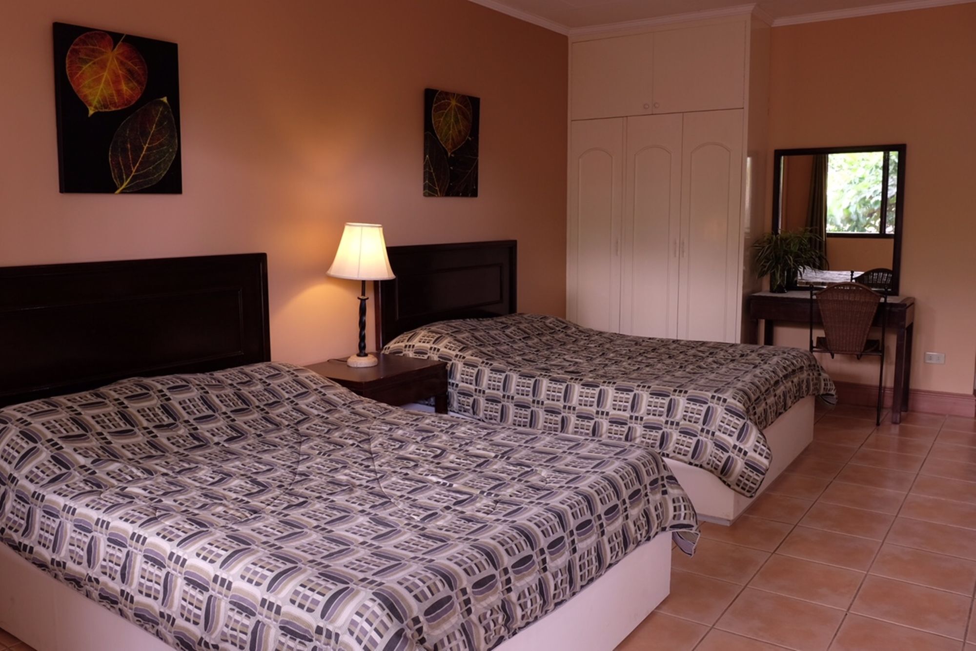 Playa Papagayo Beach Inn Olongapo Eksteriør billede