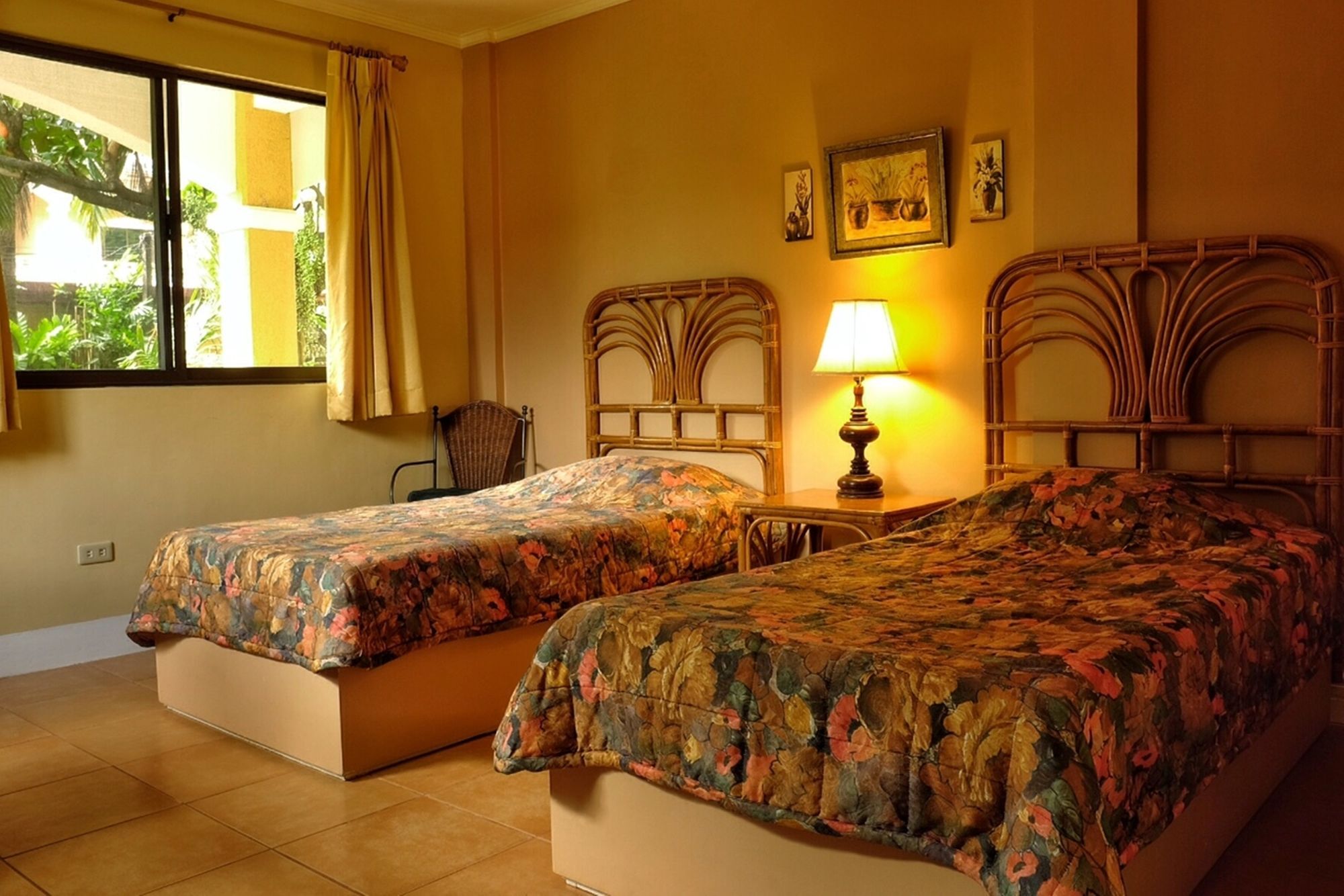Playa Papagayo Beach Inn Olongapo Eksteriør billede