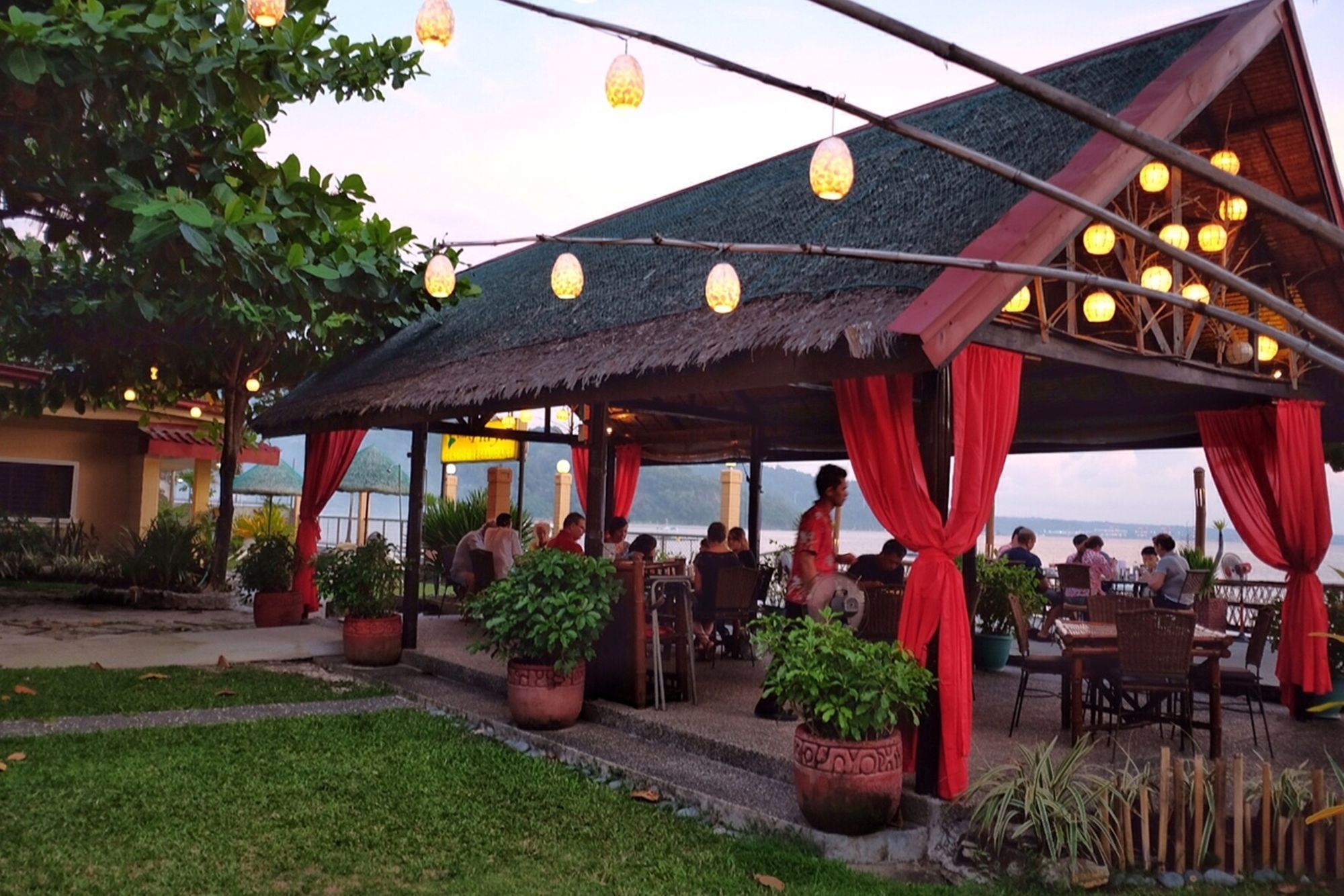 Playa Papagayo Beach Inn Olongapo Eksteriør billede